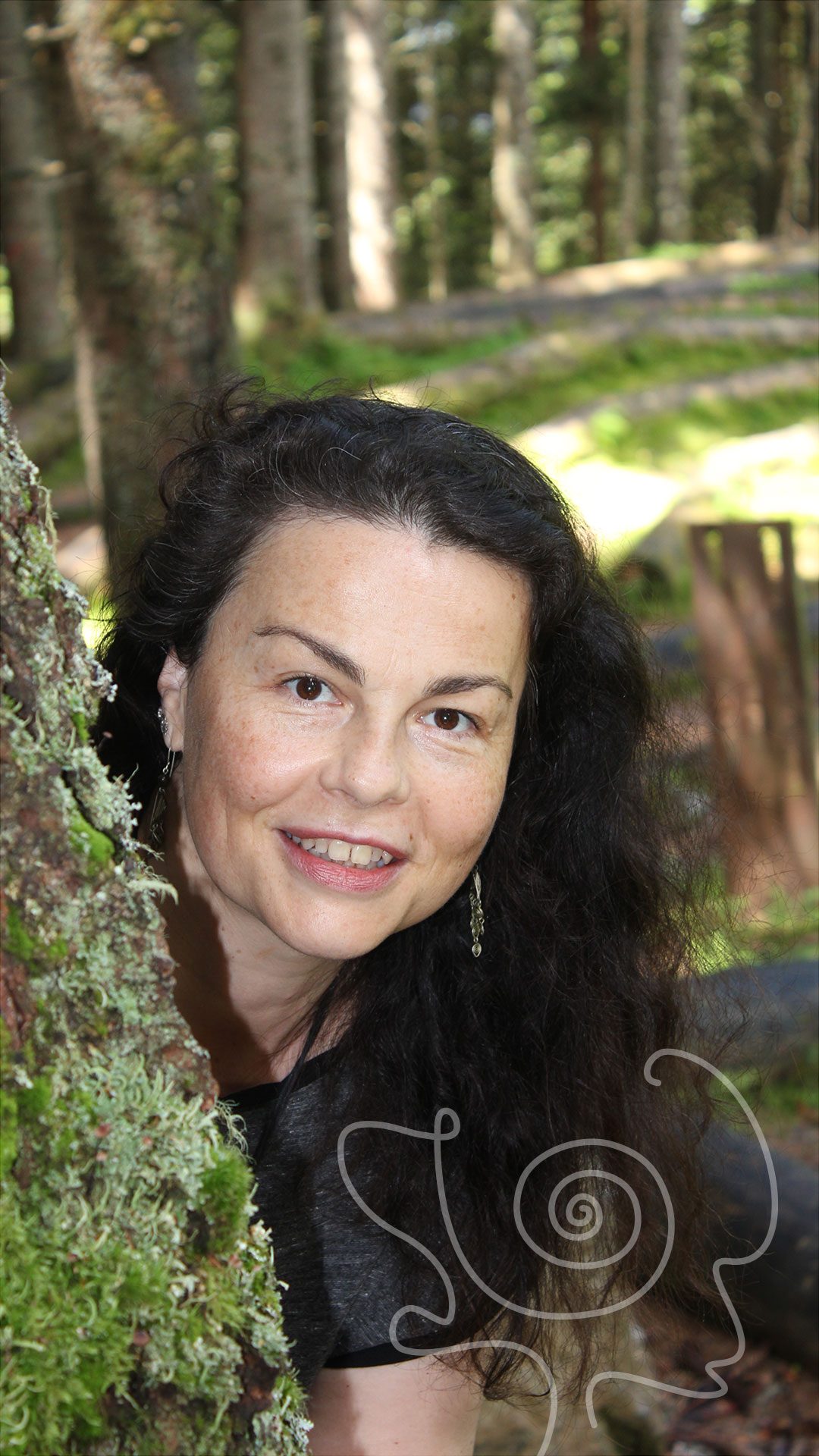 Gerda Ulrich Porträt im Wald